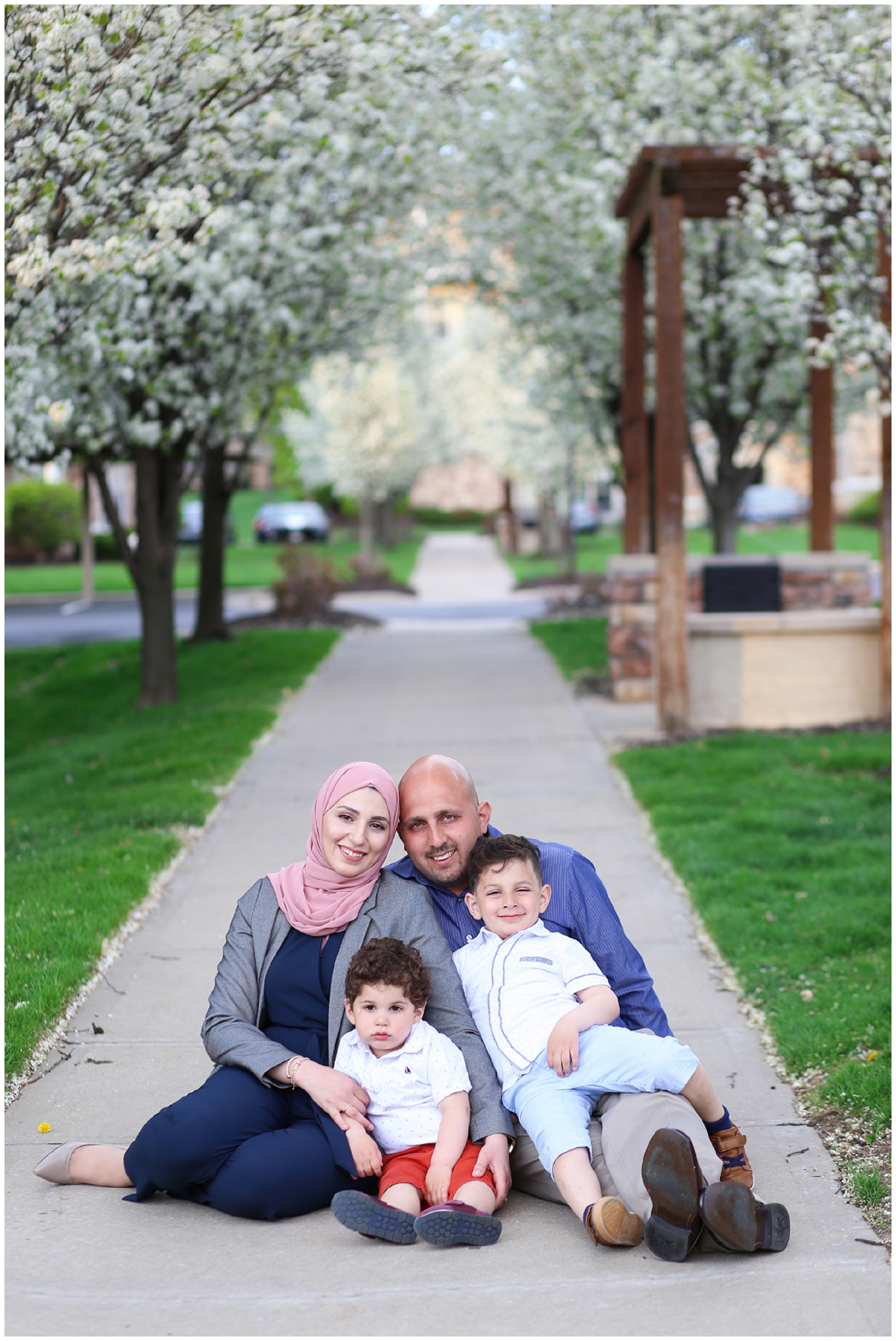 Outdoor Spring Family Portraits - Lifestyle Portrait Wedding Photographer Kansas City Overland Park 