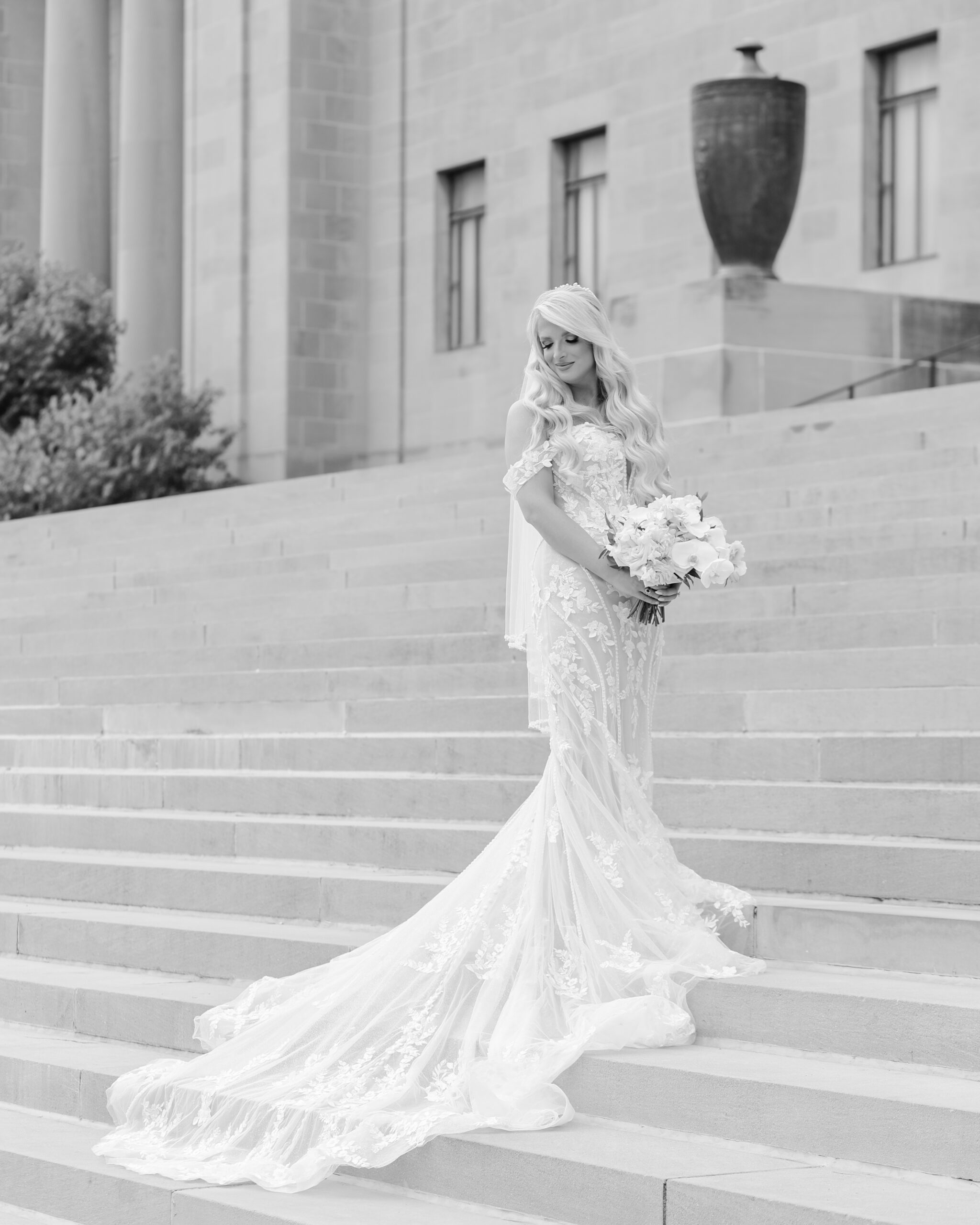 Hotel Kansas City wedding photography by a Kansas City–based photographer serving destination weddings - Luxury Modern Black & White Wedding Hotel Kansas City - Kansas City STL Wedding Photographer - Modern Timeless Romance