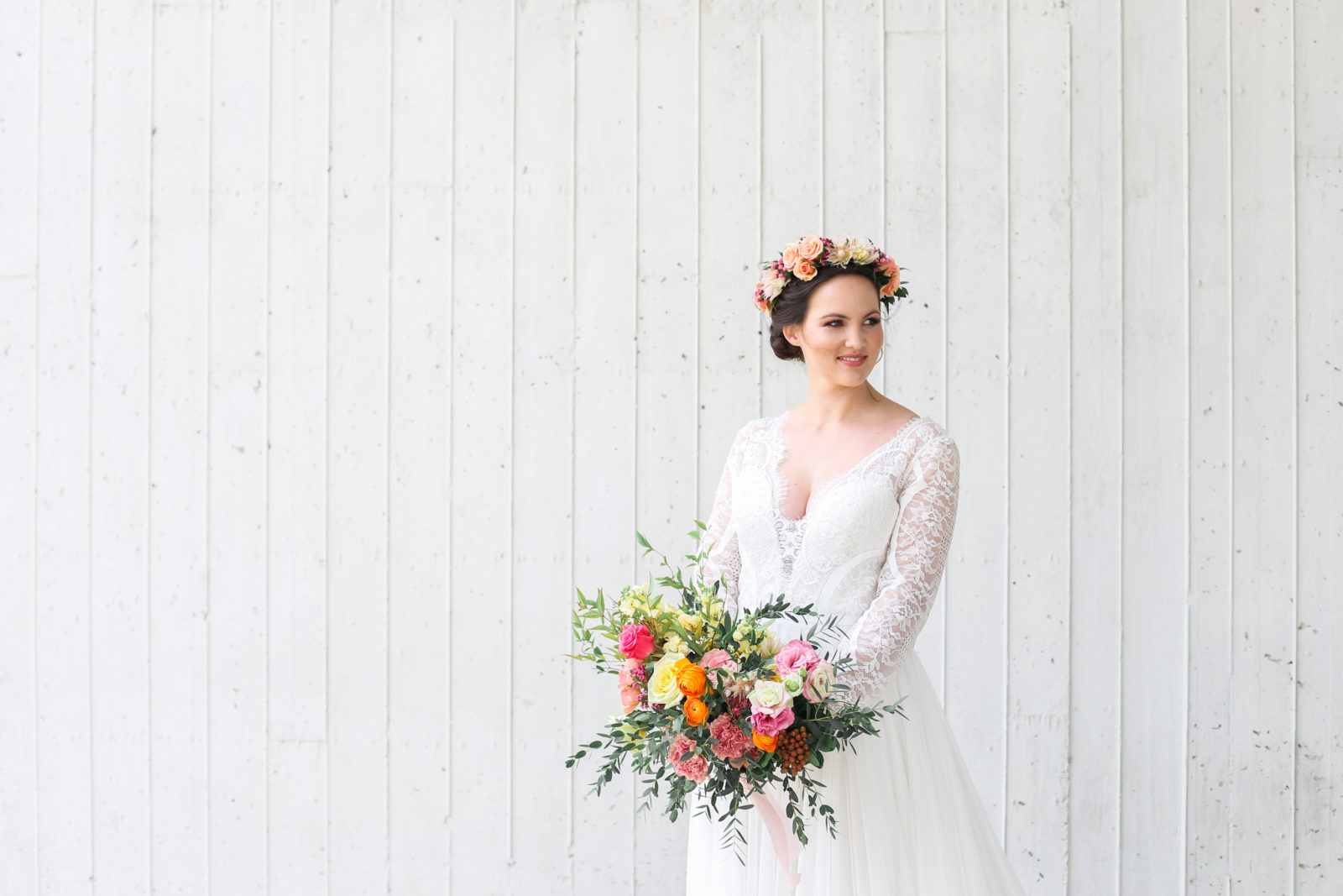 beautiful bridal portraits - kansas city wedding photographer - wedding bouquet - tropical flowers - flower crown - mariam saifan