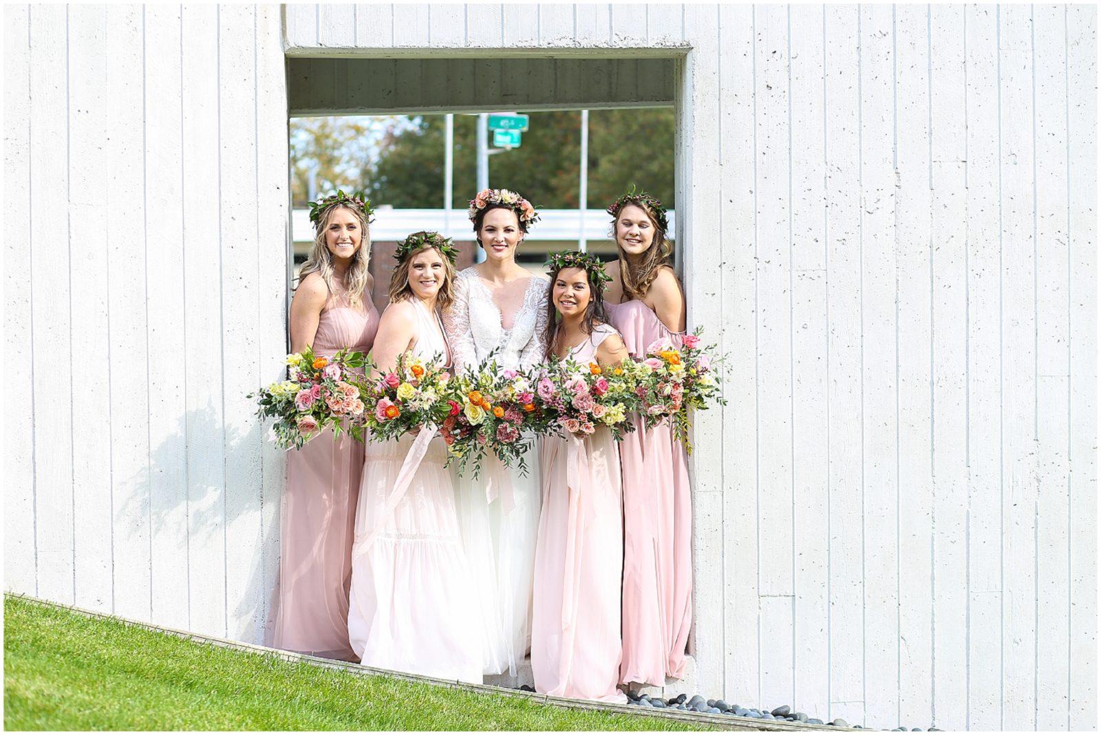 bridesmaids at kansas city kemper museum of contemporary art with mariam saifan photography