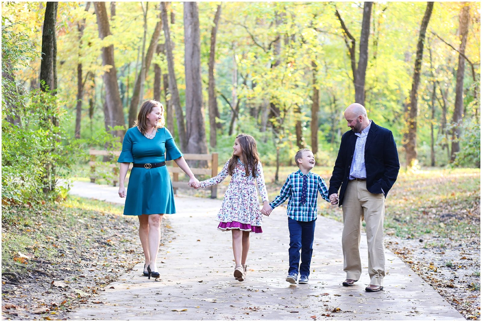 Fall Family Portraits Outdoor - Kansas City Leawood Overland Park - Family Portrait Photographer Mariam Saifan