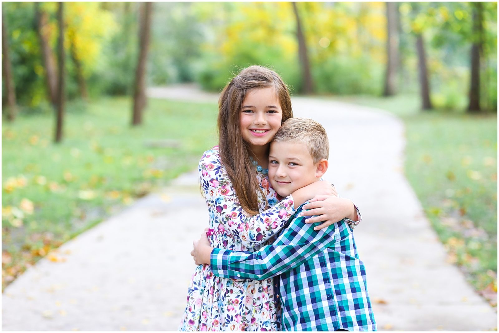 Fall Family Portraits Outdoor - Kansas City Leawood Overland Park - Family Portrait Photographer Mariam Saifan
