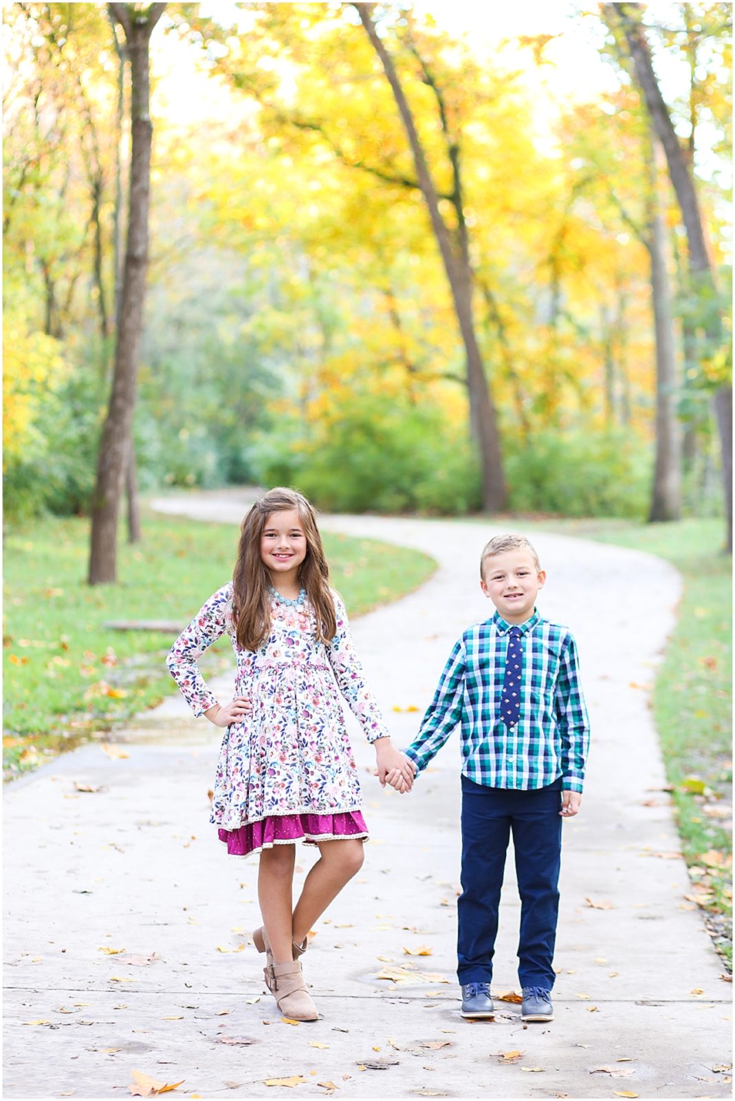 Fall Family Portraits Outdoor - Kansas City Leawood Overland Park - Family Portrait Photographer Mariam Saifan