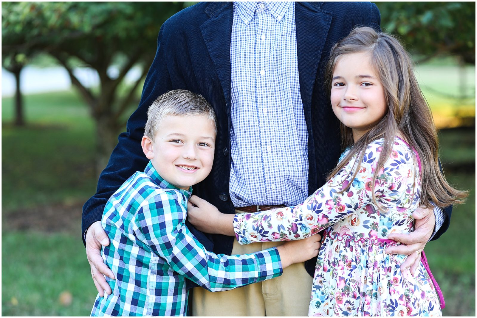 Fall Family Portraits Outdoor - Kansas City Leawood Overland Park - Family Portrait Photographer Mariam Saifan