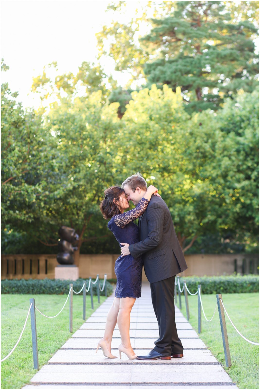 Engagement Portrait Photographer at Nelson atkins Museum - Kansas City engagement and wedding photographer - KC Wedding Photos Nelson Atkins - Mariam Saifan Photography