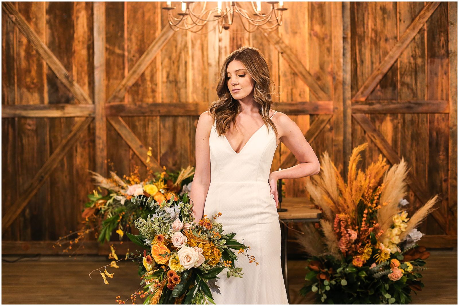 WARM ORANGE WEDDING FLOWERS