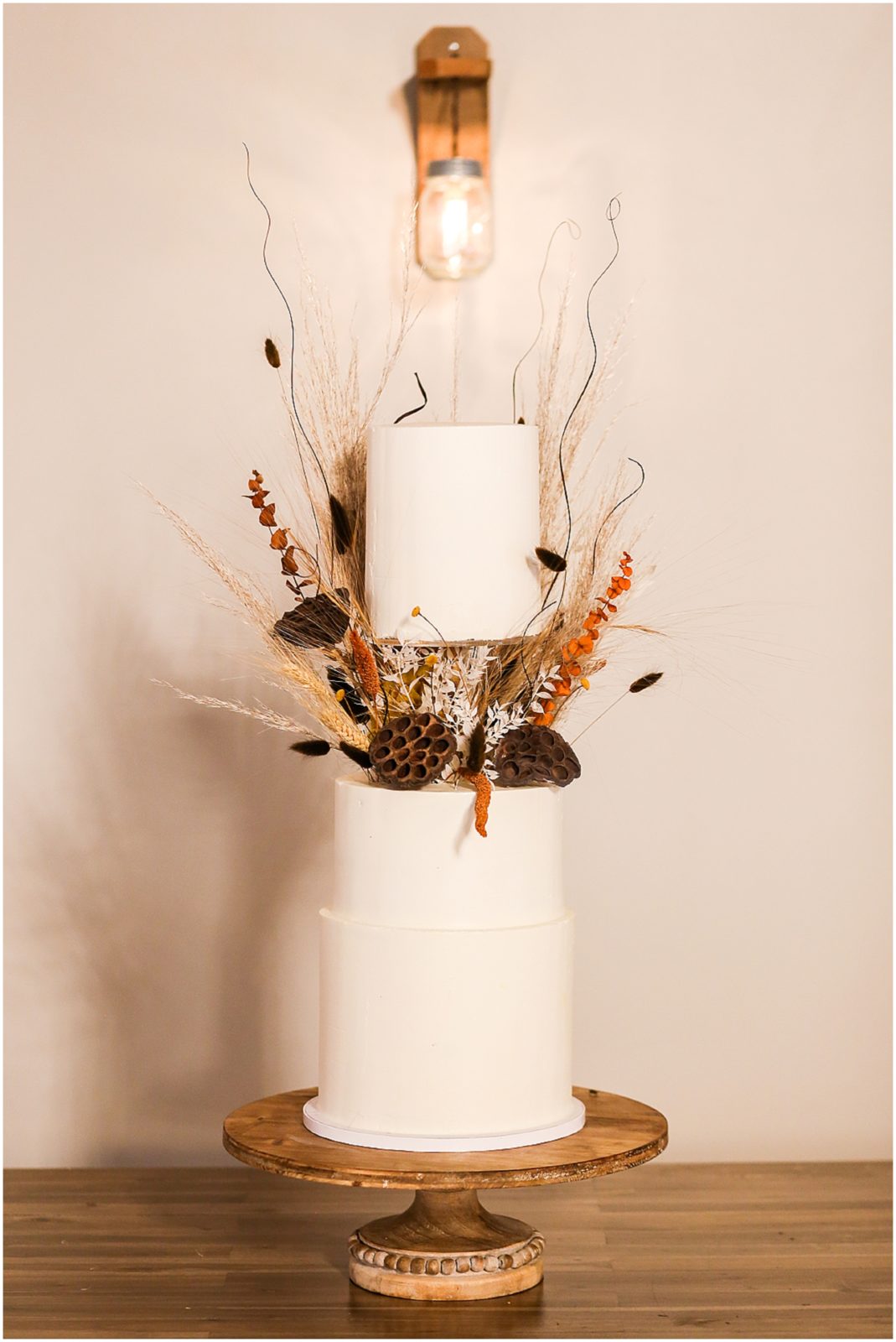WHITE WEDDING CAKE - HIPSTER WEDDING CAKE - CLEAN WEDDING CAKE