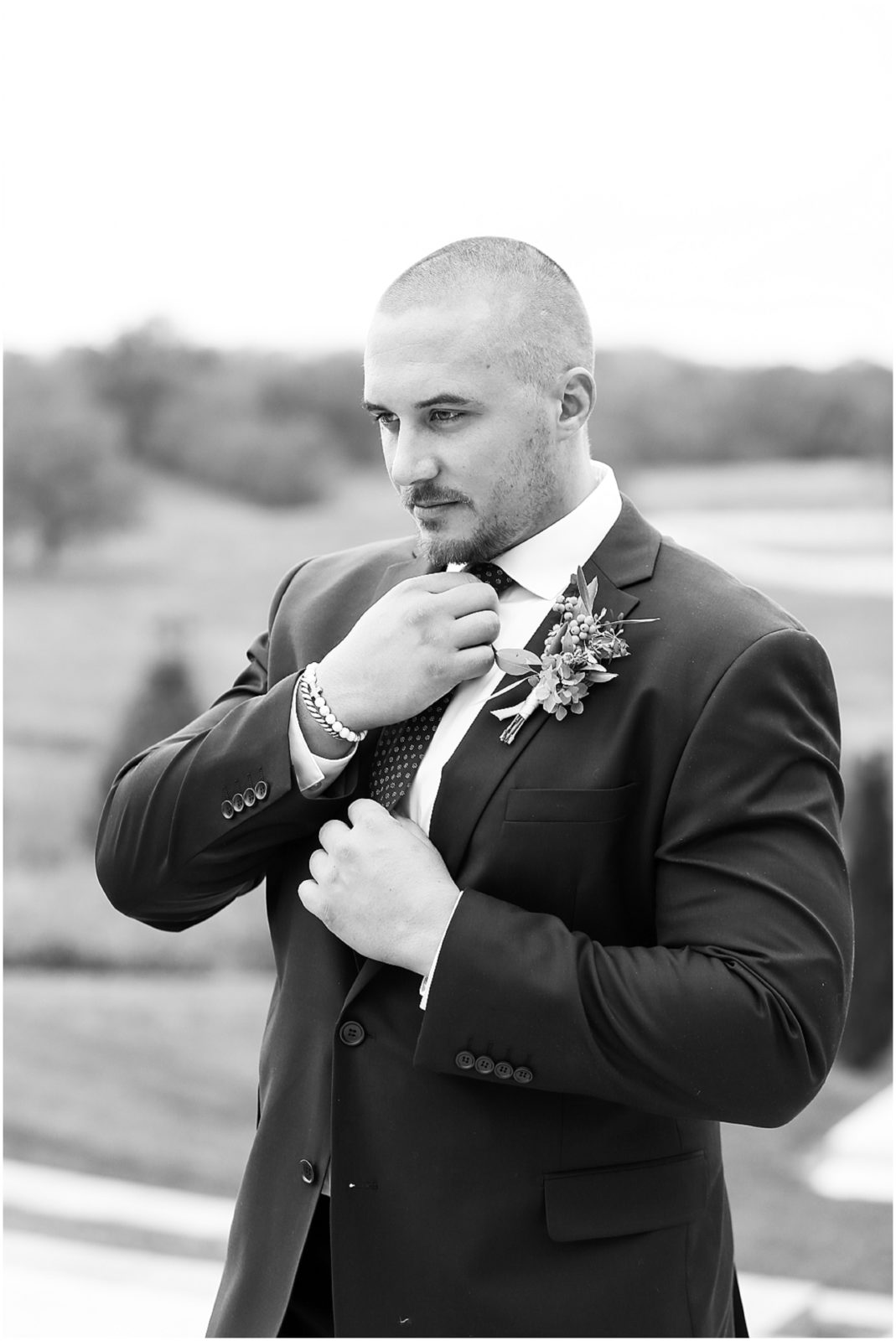 GROOM FIXING DETAILS