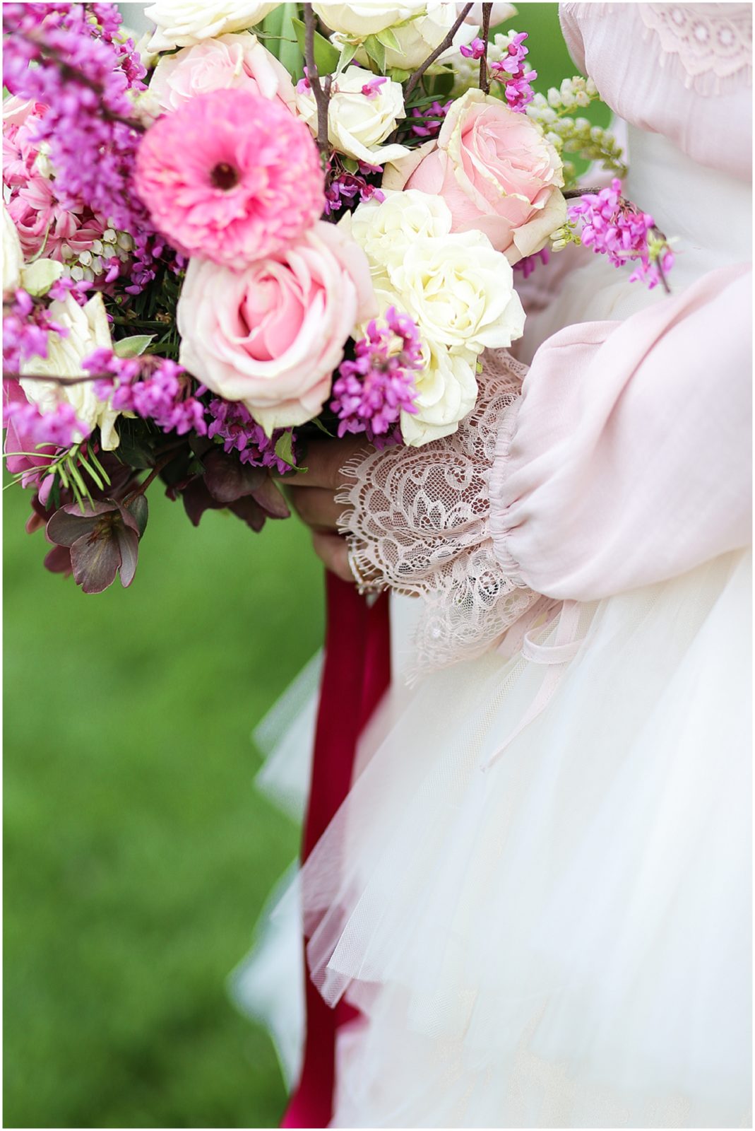 wedding bouquet - wedding florists in kansas city - pink and white wedding - romantic bouquet