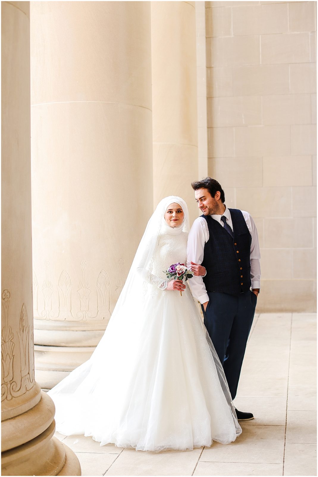 beautiful wedding photos at the nelson atkins musem - kansas city overland park wedding photographer