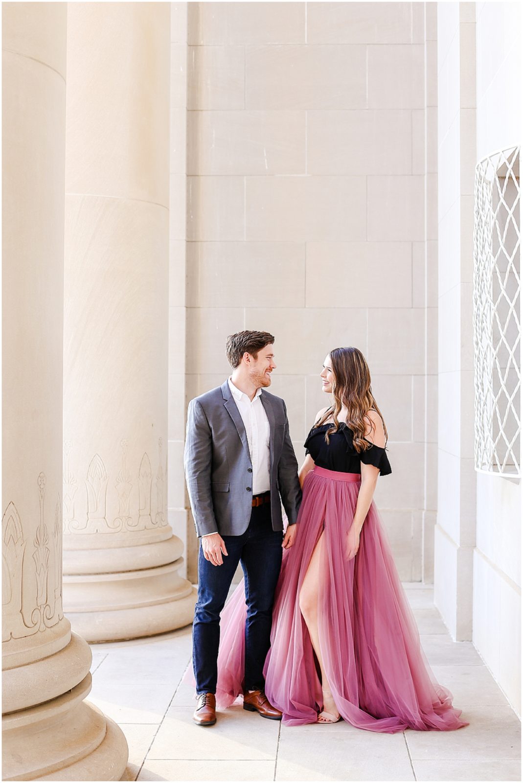 Beautiful Engagement Photos at the Kansas City Nelson Atkins Museum by Mariam Saifan Photography - Where to take photos in KC - What to wear for engagement photos - Kansas City Wedding Photographer