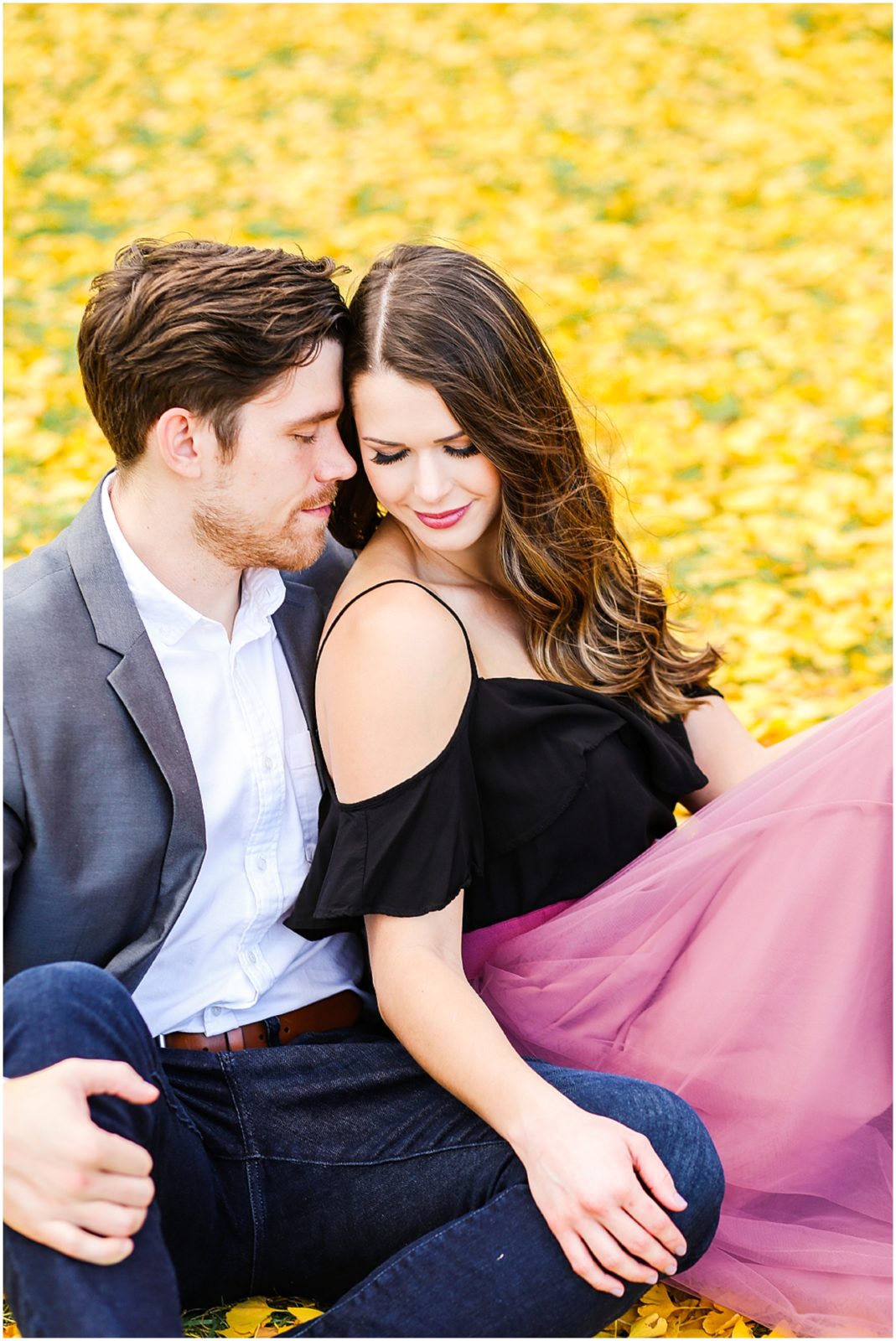 beautiful fall engagement photos at the nelson atkins museum taken by mariam saifan photography - what to wear for engagement photos 