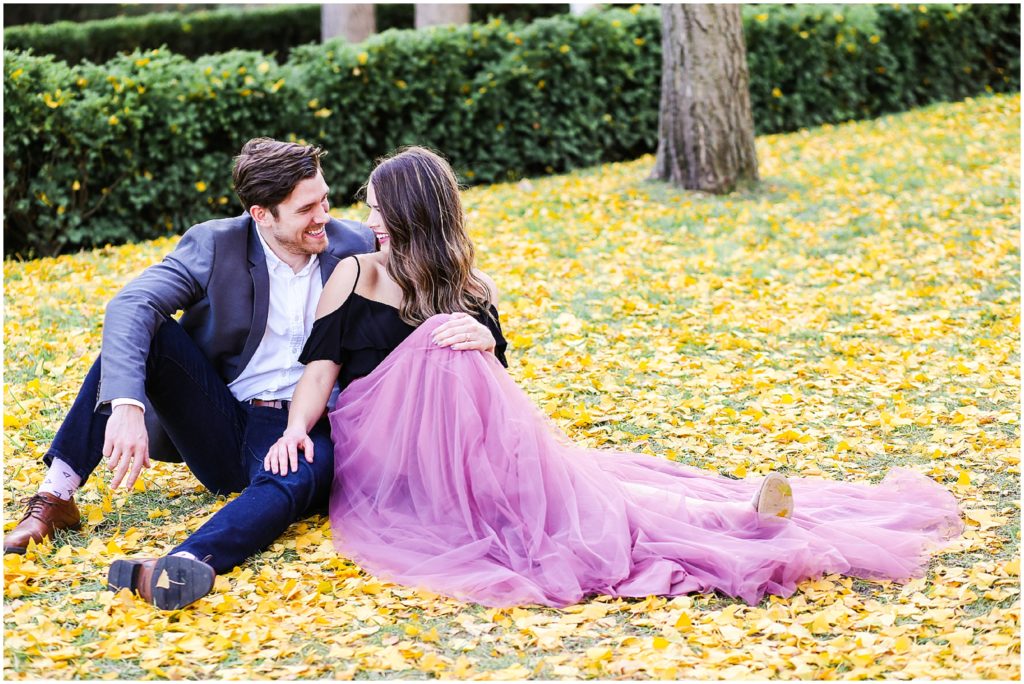 Beautiful Engagement Photos at the Kansas City Nelson Atkins Museum by Mariam Saifan Photography - Where to take photos in KC - What to wear for engagement photos - Kansas City Wedding Photographer