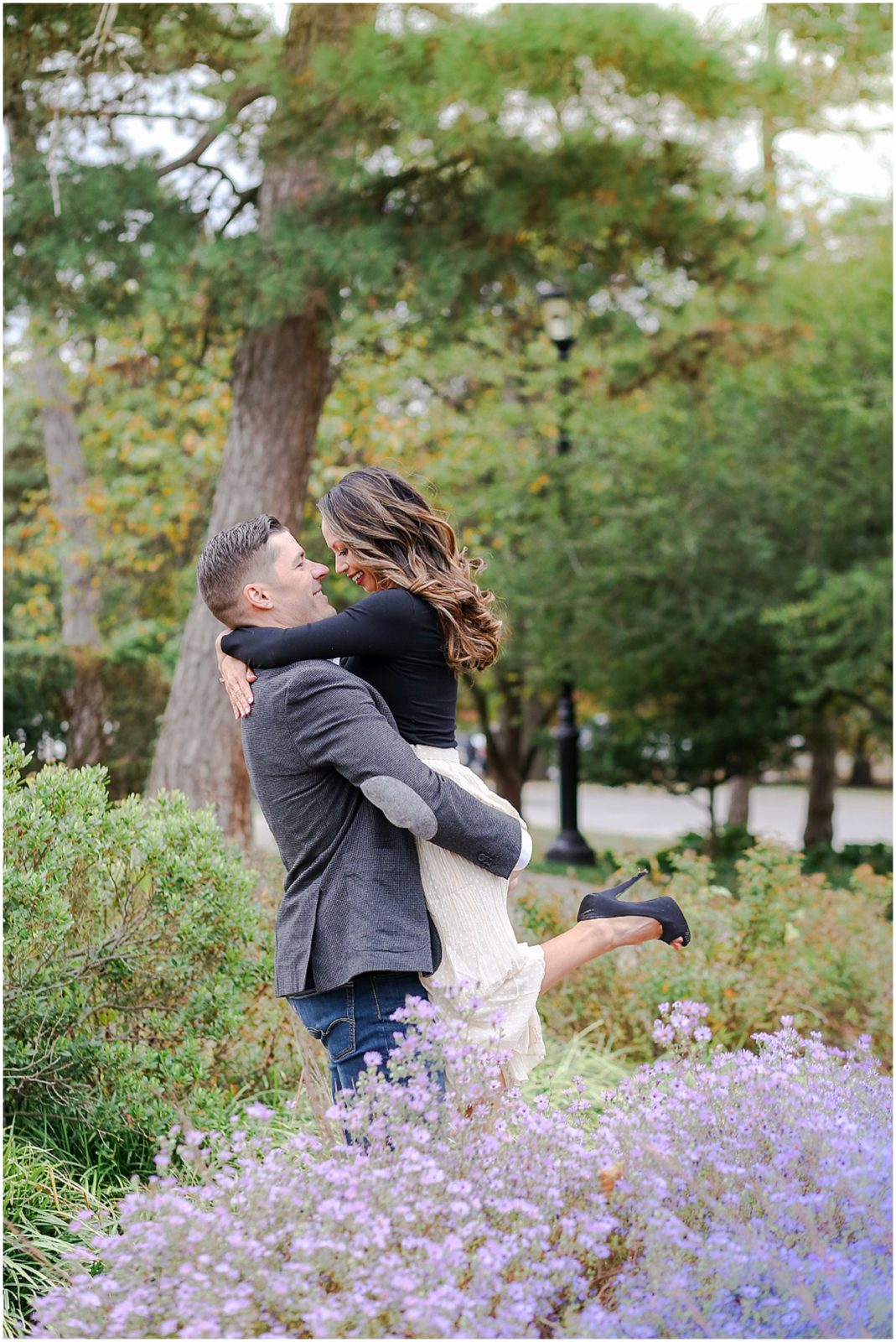 engagement photos - kansas city engagement photographer - loose park photos - wedding photographer