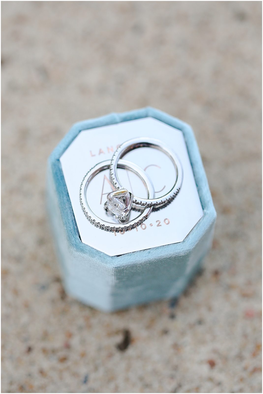 the Mrs. Box 
Ring Box 
Ring Photo detail
Engagement Ring