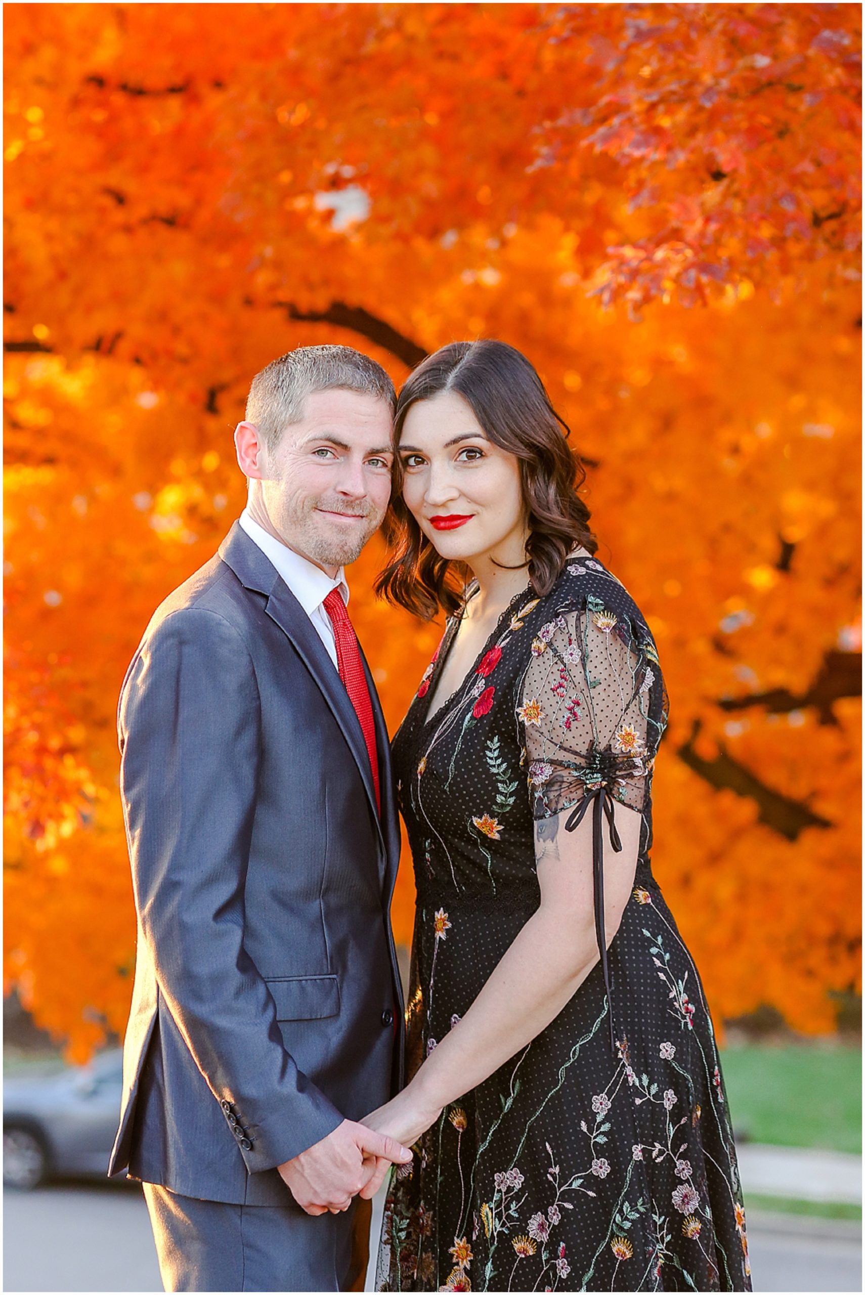 fall engagement photos at kansas city liberty memorial