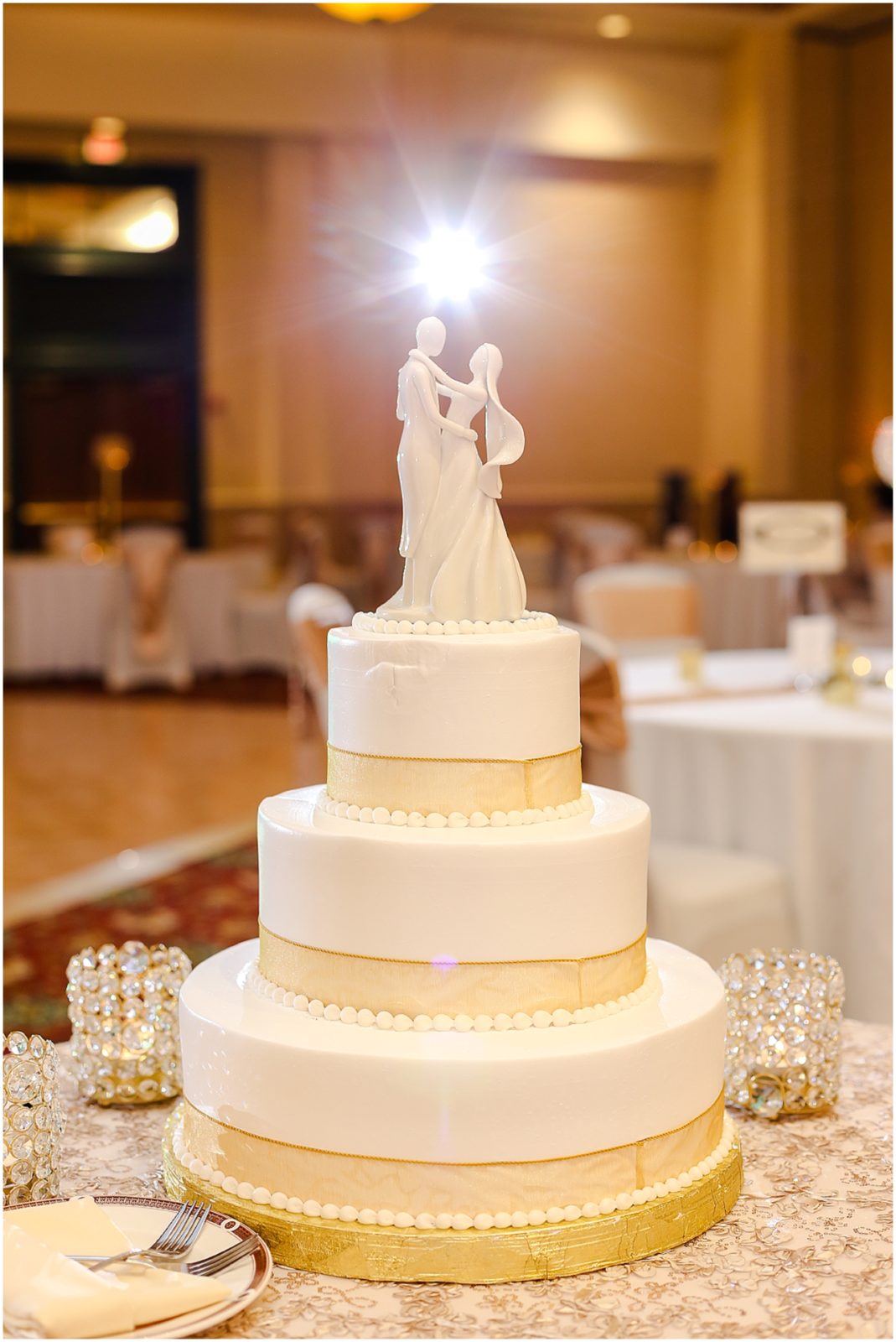 wedding cake at st. charles convention center 