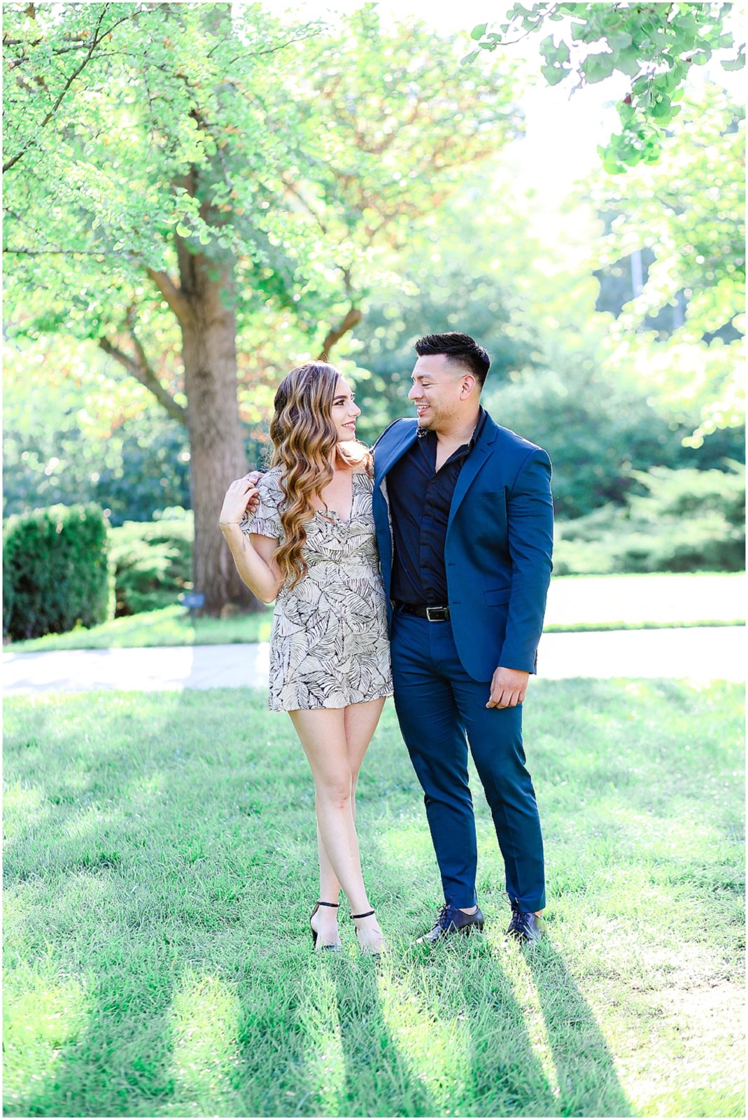 Summer engagement photos at nelson atkins museum kansas city 