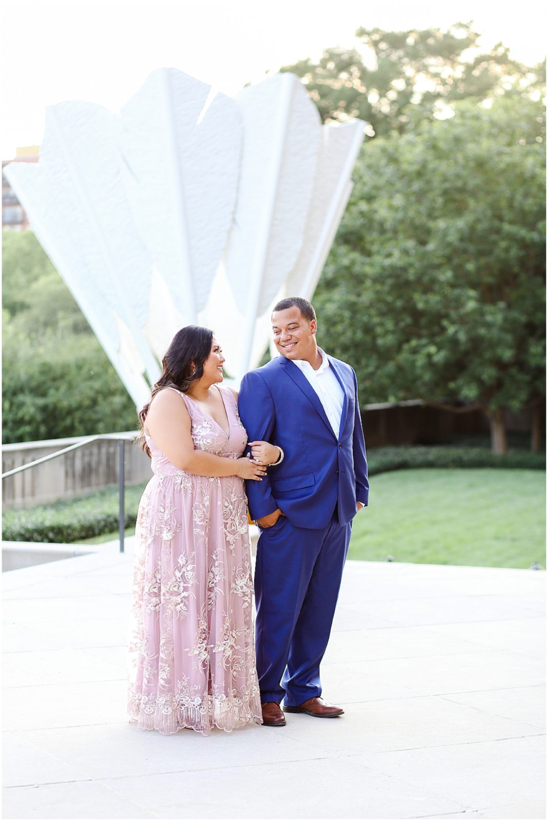 nelson atkins engagement photos - what to wear - elegant photo