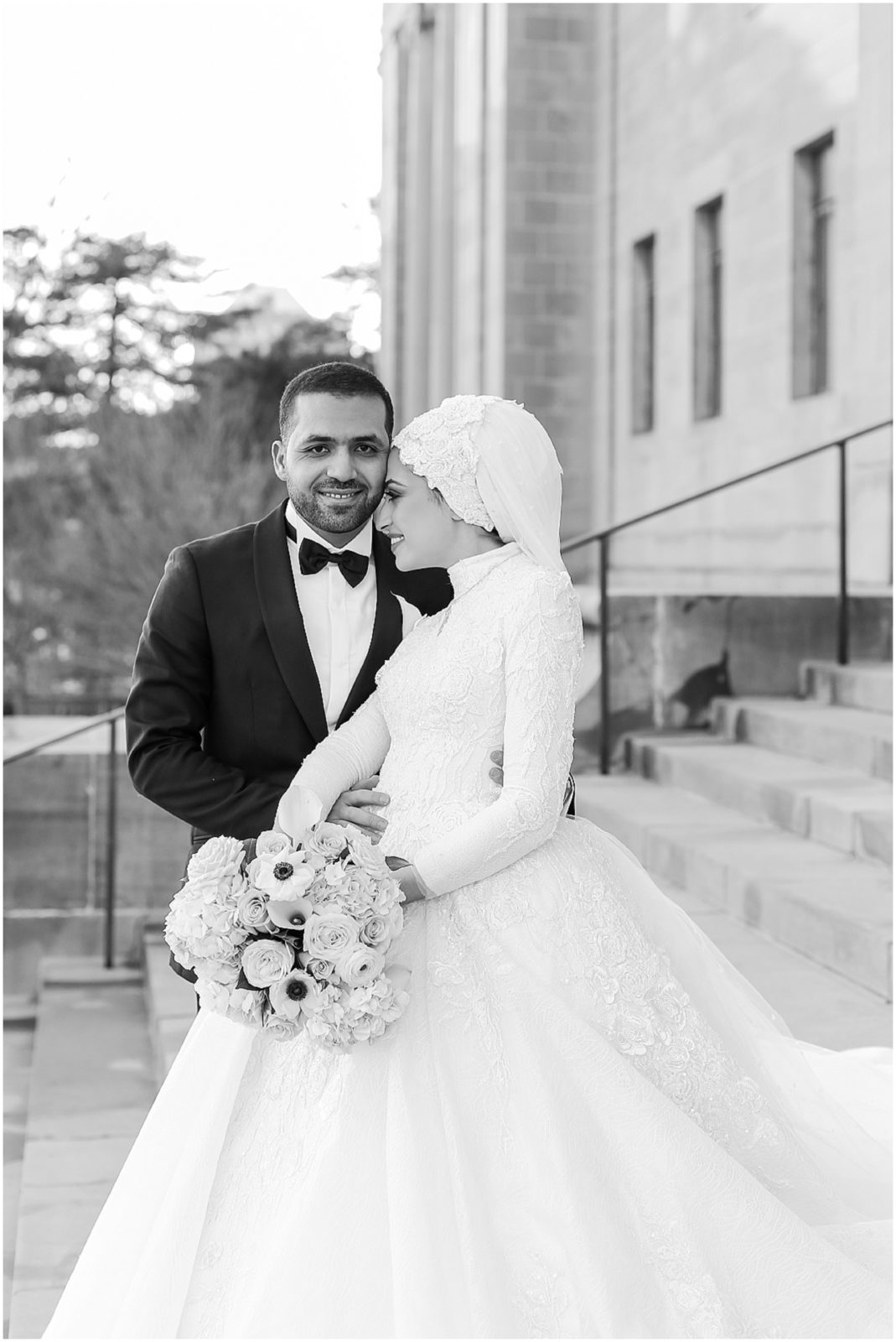 adorable photo of wedding at nelson atkins