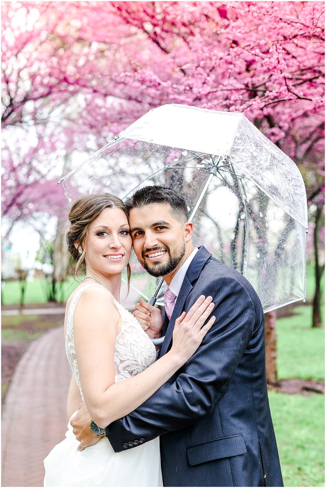 spring wedding photos at nelson atkins