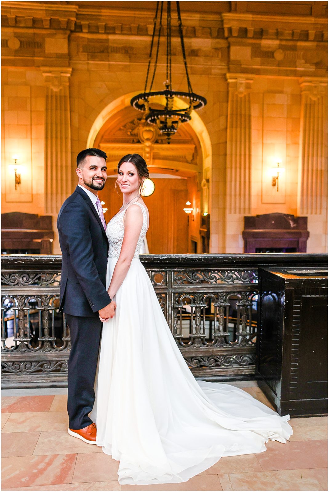 wedding photography at union station in kansas city