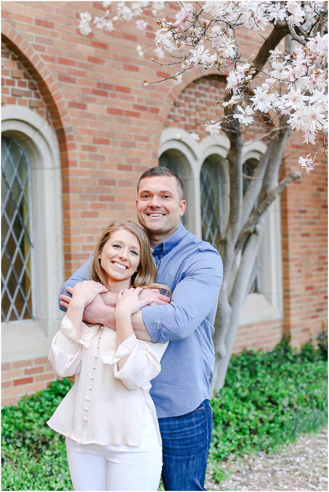 Engagement Photos and Wedding Photos at the Country Club Plaza in Kansas City - Wedding Photographers - Cute engagement photo idaes