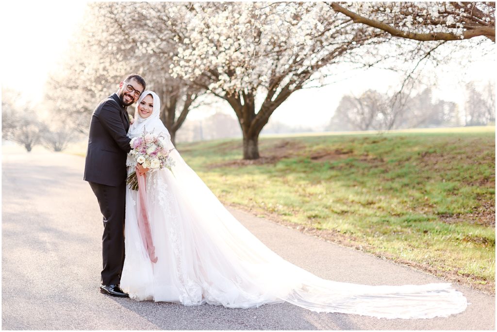 bride and groom wedding photos at shawnee mission park