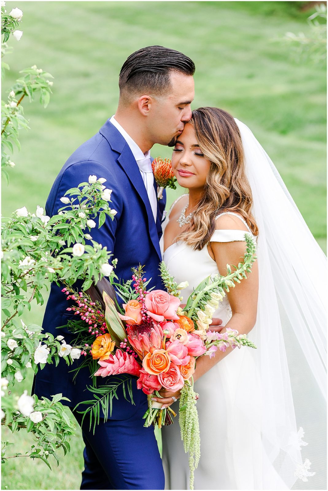 Beautiful bride - Wedding at the Kansas City Rhapsody Event Space with tropical Hawaiian wedding - long veil wedding dress - wedding photography by Mariam saifan photography