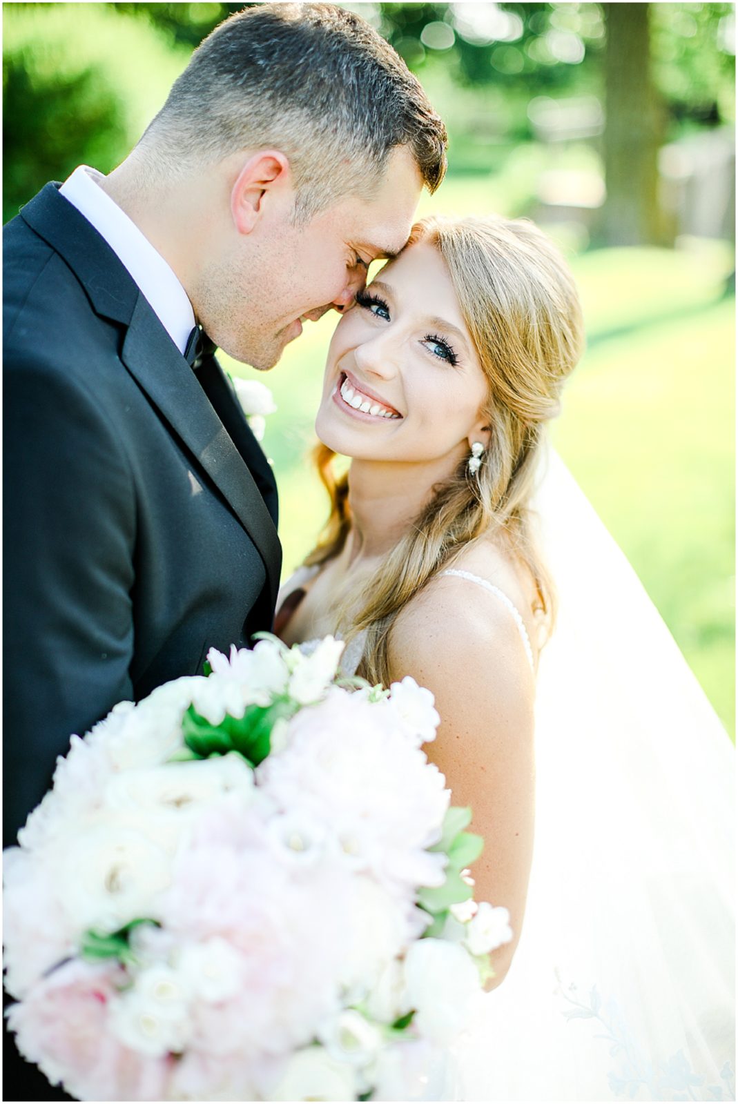 Jamie & Spencer - Summer Wedding at the Historic Longview Mansion - Kansas City Wedding Venues - Mariam Saifan Photography - happy bride
