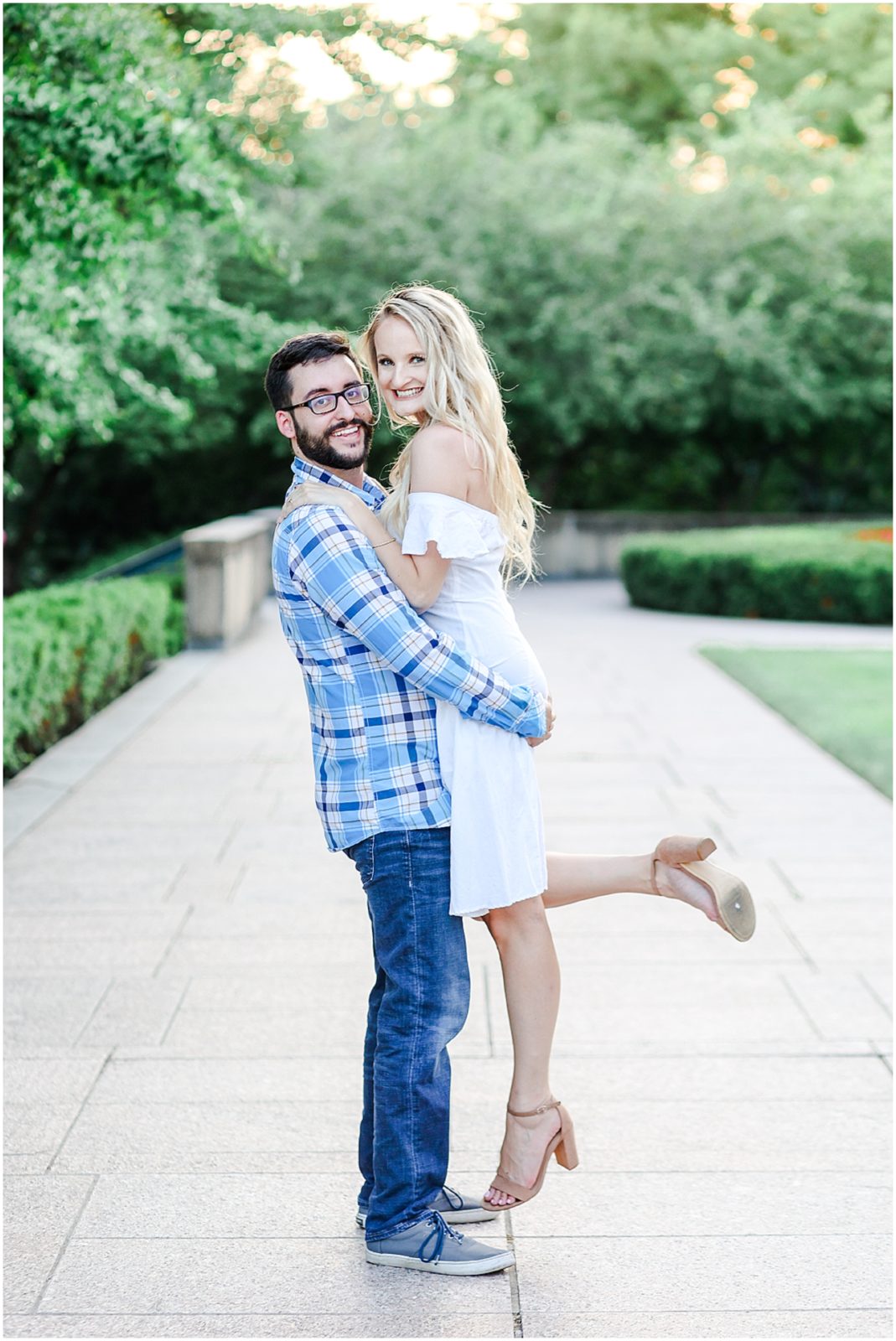 Kansas City Engagement Photos at the Nelson Atkins Museum  - Where to take Photos in Kansas City - Mariam Saifan Photography - Bethany & Josh - The Longview Mansion Wedding  - contemporary museum - art institute of kansas city