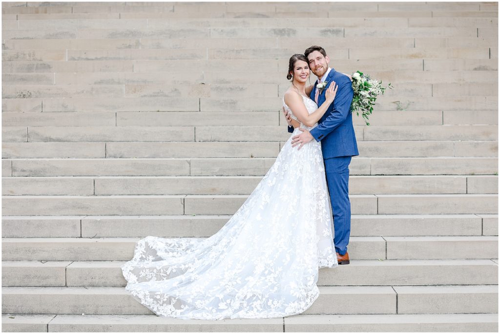 Kansas City and Missouri Wedding Photographer - KC Liberty Memorial Wedding Photos - Bride & Groom Portraits - Wedding Photos 