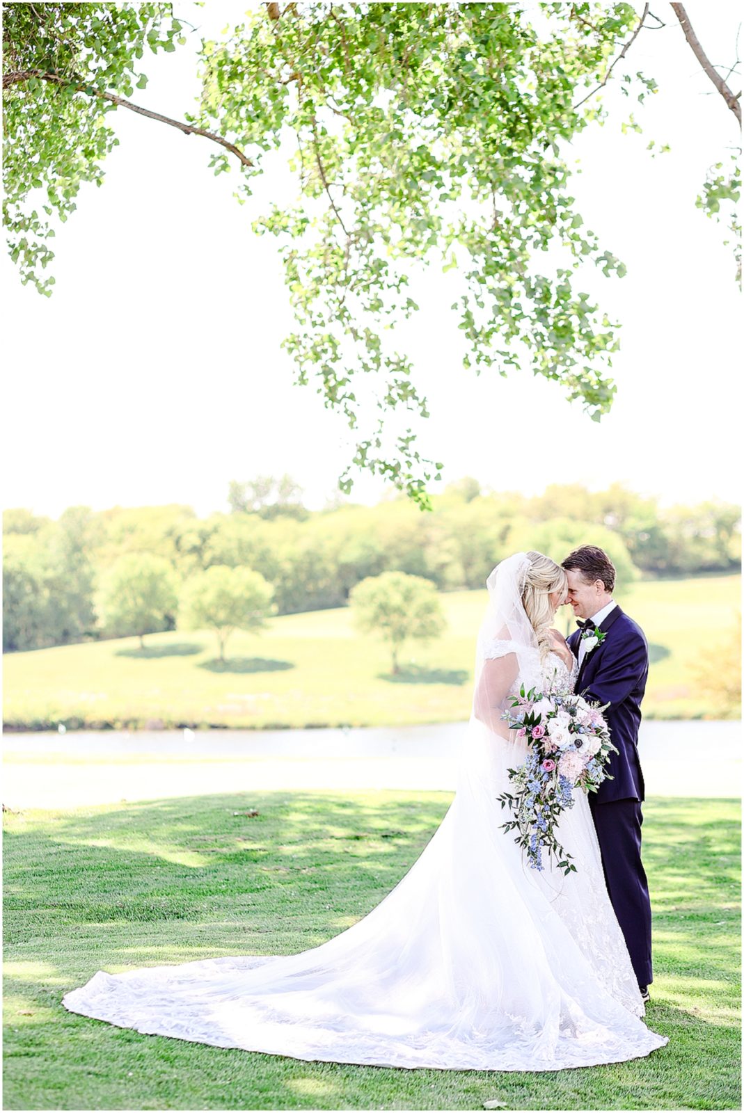 Lake Mozingo Wedding - Kansas City Wedding Photographer - Beautiful Wedding portraits on a golf course - mozingo golf club - bride & groom portraits