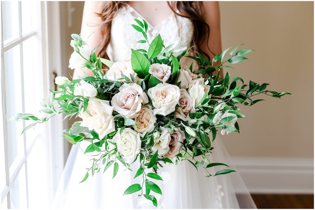 Sage green wedding flowers with pink at the hawthorne house - wedding inspiration - kansas city wedding venue - mariam saifan photography - kc wedding photographers