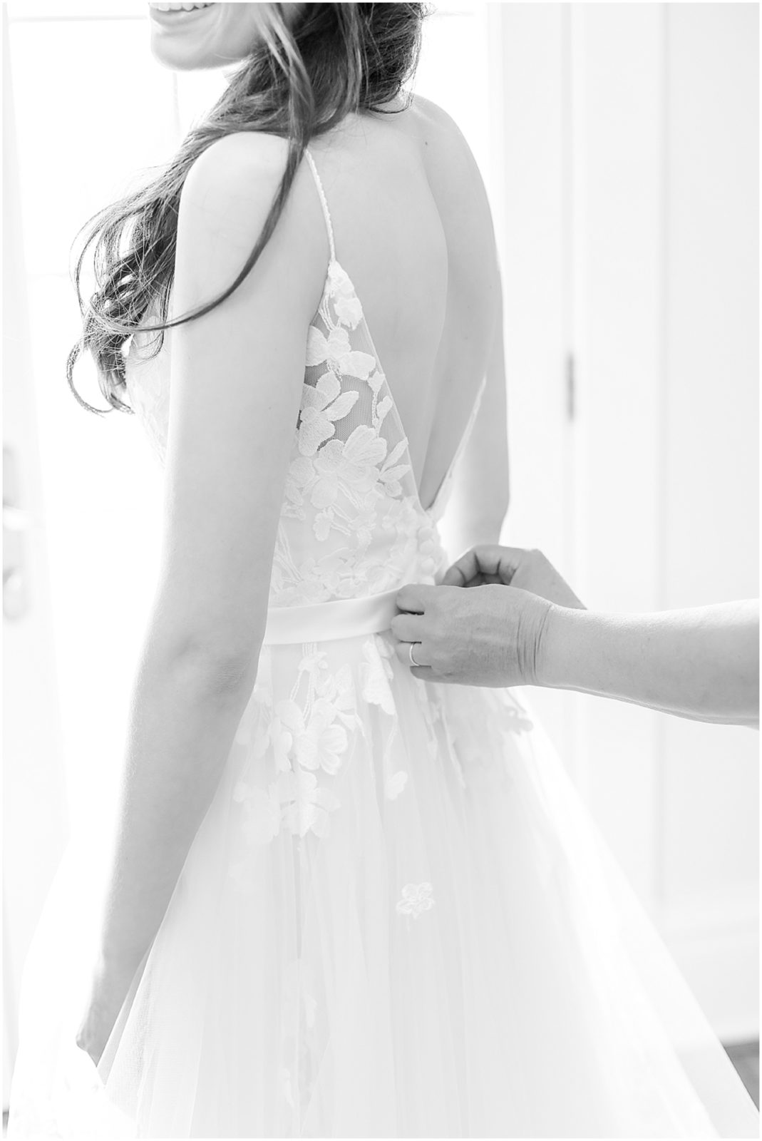 wedding details - getting ready and dressed 