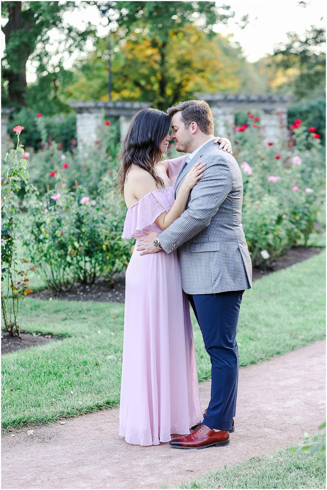 Kansas City Kauffman Center Engagement Photos - Kansas City Wedding Photographer - Mariam Saifan Photography - Engagement Session Ideas on what to wear and where to take your photos - loose park 