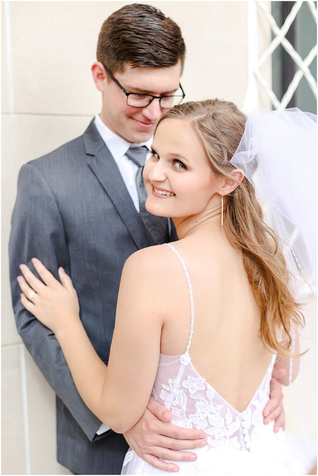 Wedding Photos at the Nelson Atkins Museum - Wedding Photographers in Kansas City