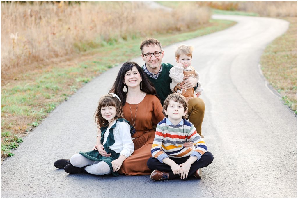 Family Photos in Kansas City - Kansas Family Photographer - Fall Family Photography - What to Wear for Family Photos - Where to take fall family photos - Kansas City Wedding Photography