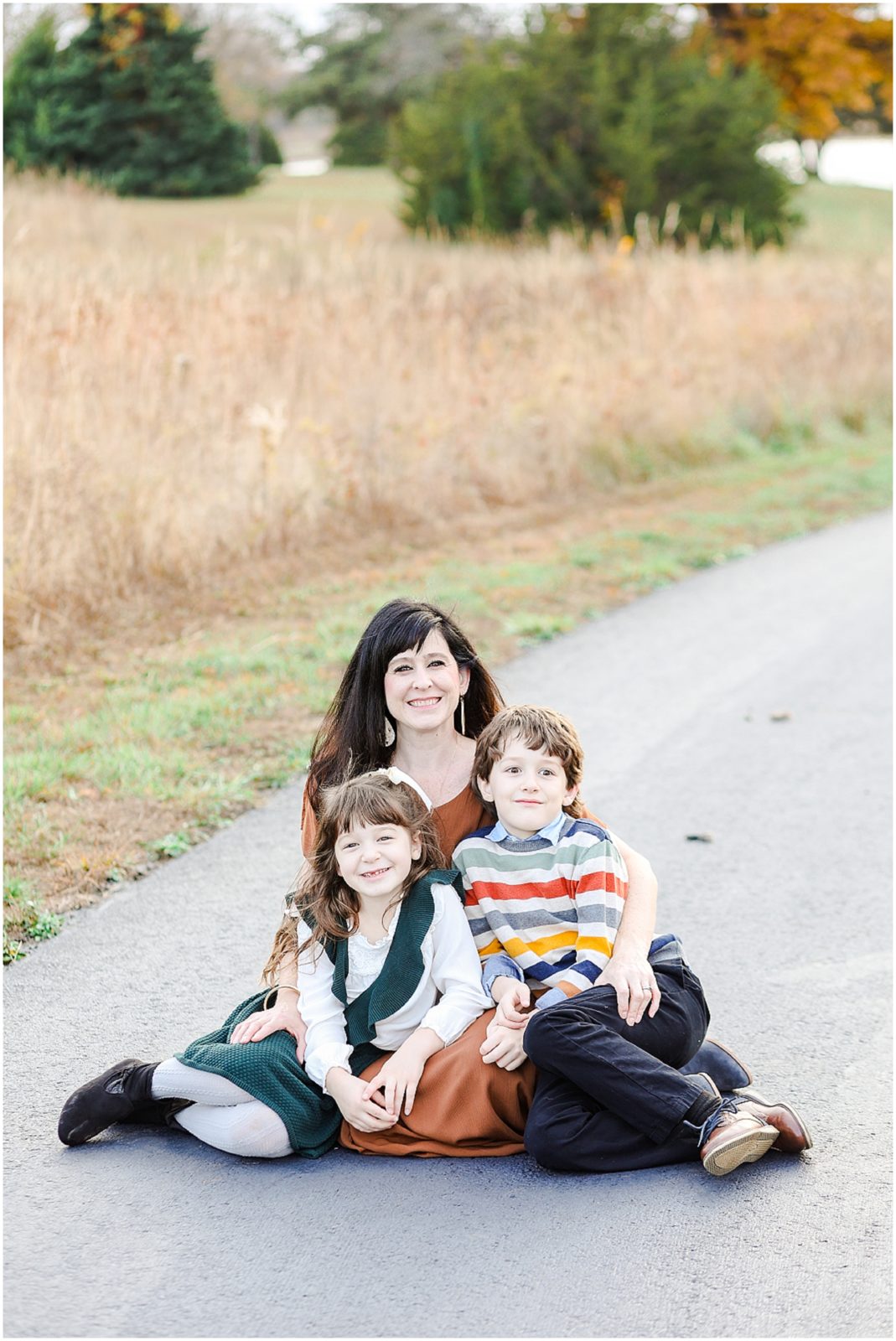 Family Photos in Kansas City - Kansas Family Photographer - Fall Family Photography - What to Wear for Family Photos - Where to take fall family photos - Kansas City Wedding Photography