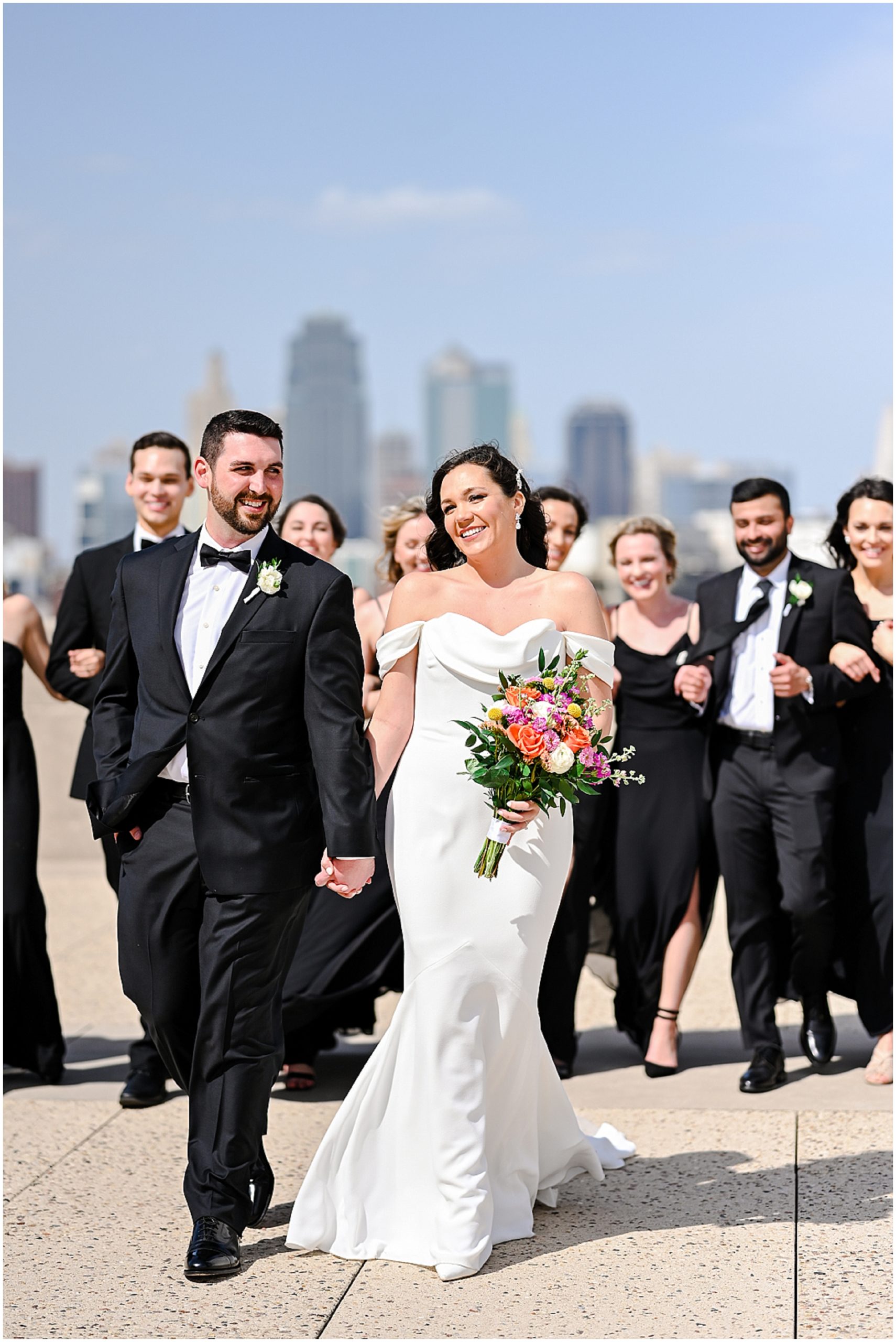 liberty memorial wedding party - bridal party photo ideas - kansas city wedding photography - mariam saifan photography 