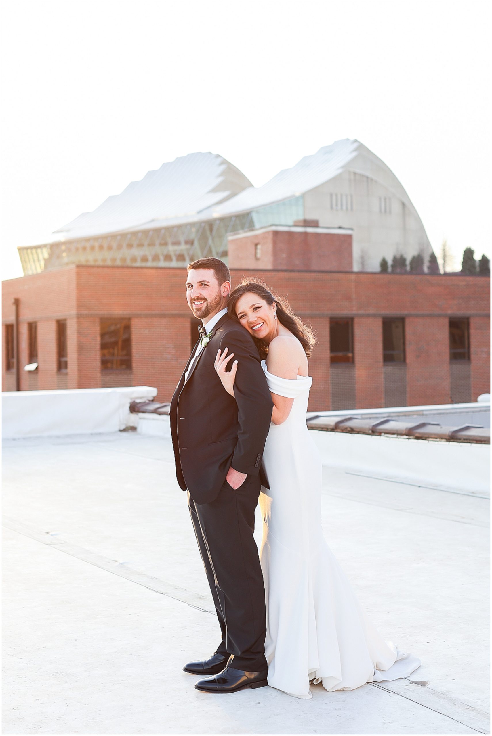 liberty memorial wedding party - bridal party photo ideas - kansas city wedding photography