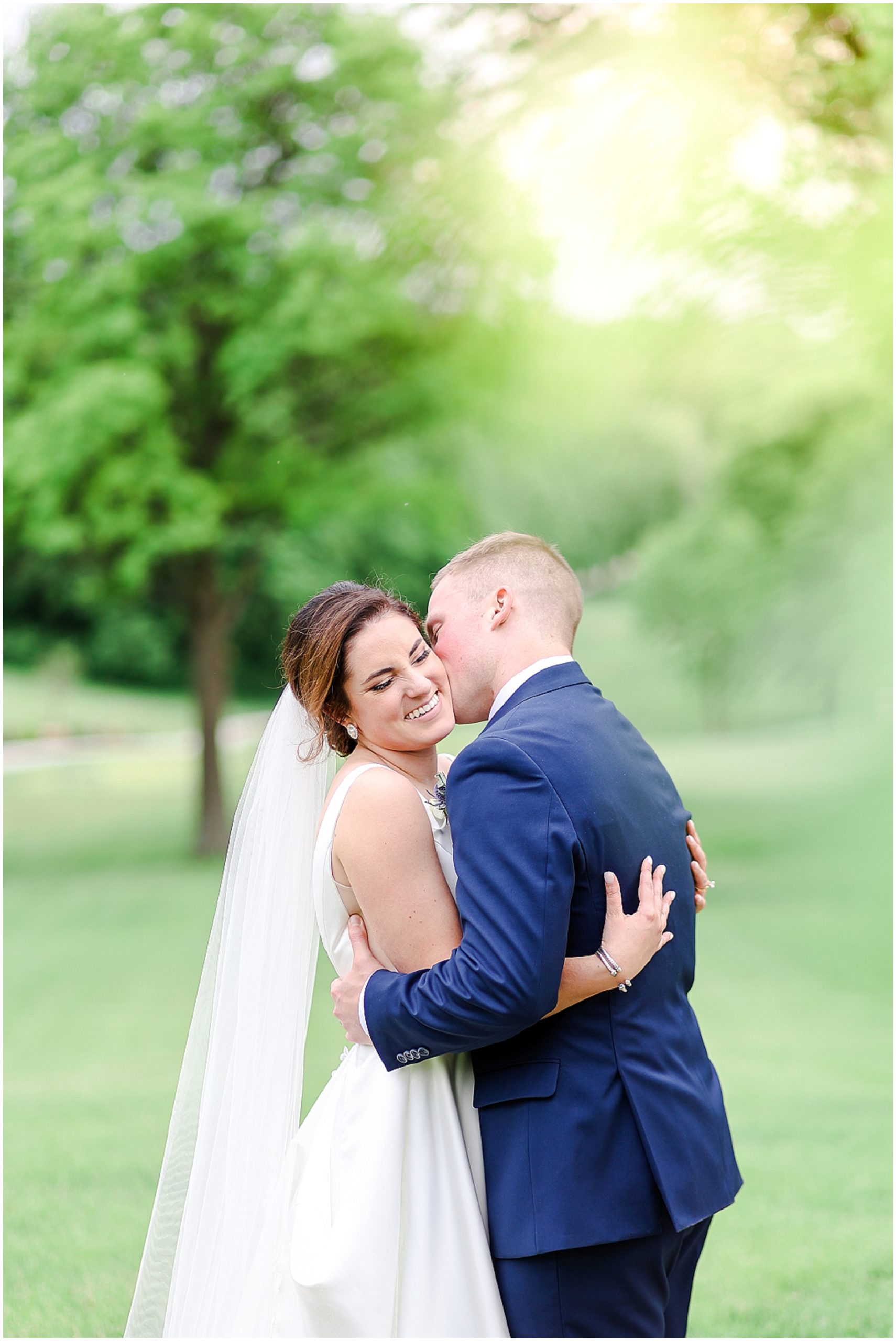 Kansas City Oakwood Country Club Wedding Venue - Wedding Photographer - Kansas City Missouri - bridesmaids photos