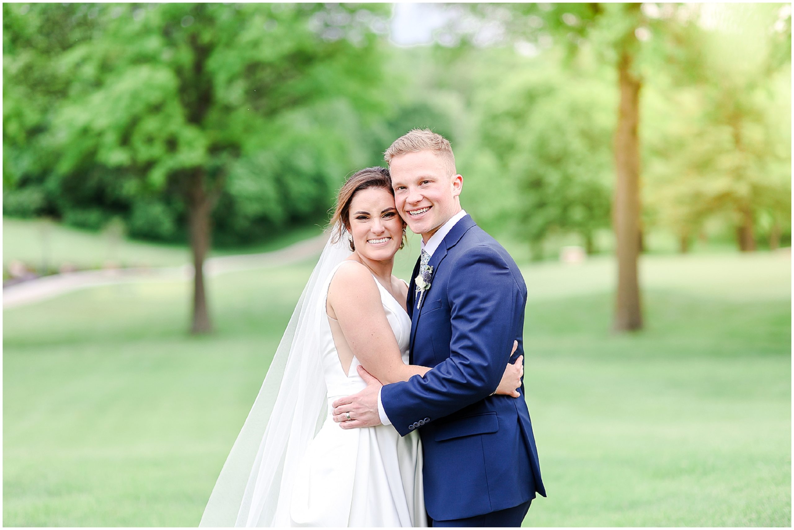 Kansas City Oakwood Country Club Wedding Venue - Wedding Photographer - Kansas City Missouri - bridesmaids photos - dreamy wedding photo ideas