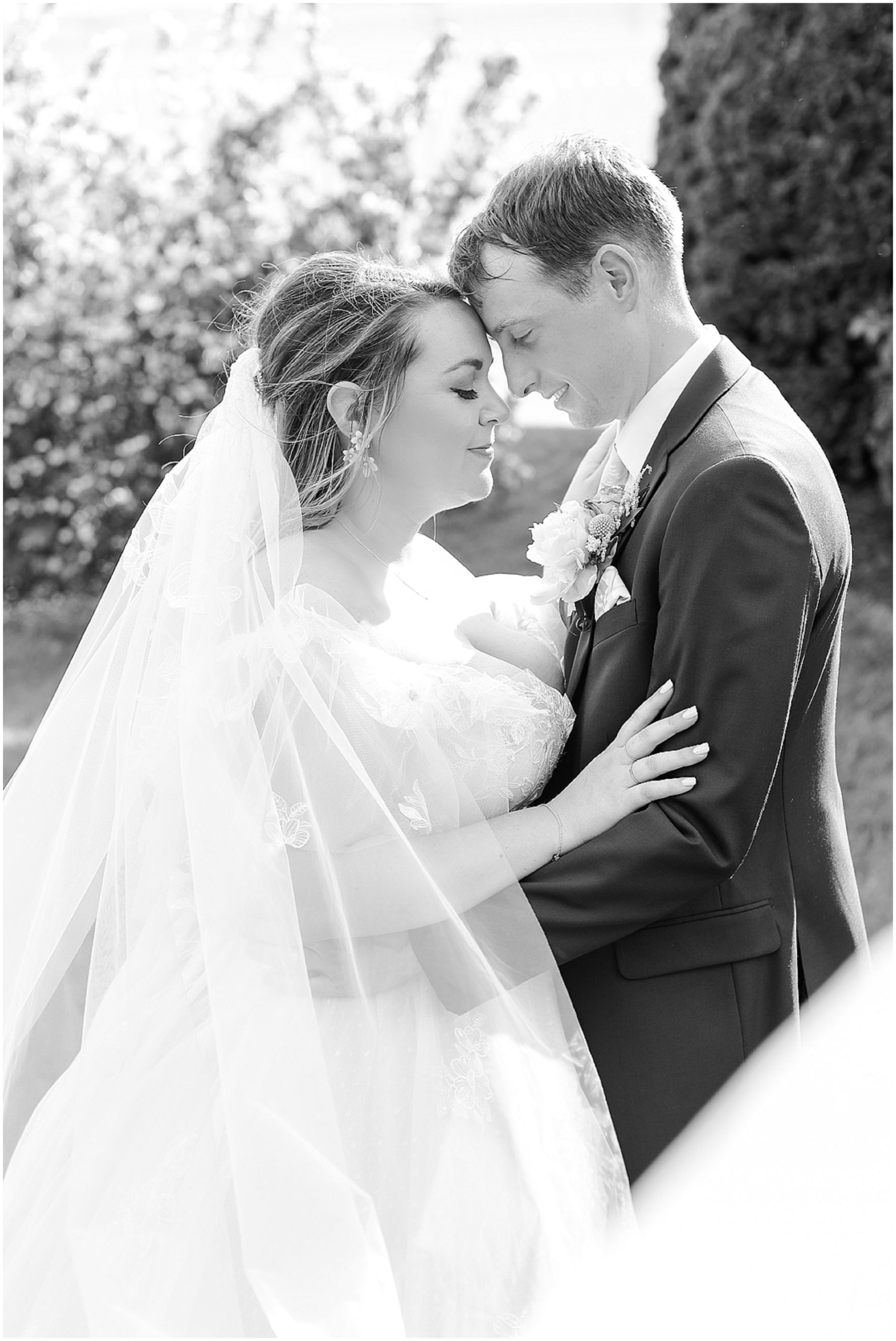 Colorful and Joyful Wedding Photography - Kansas City Wedding Photographer - The Rhapsody - bride and groom wedding portraits 