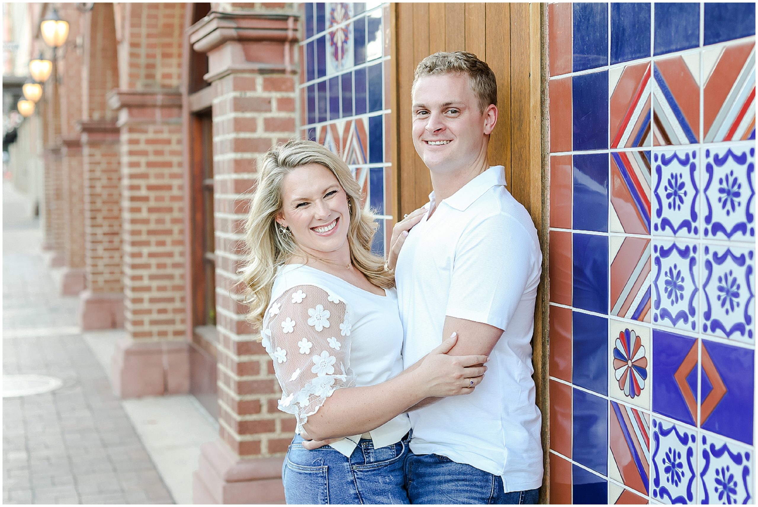 Engagement Photos at the Kansas City Plaza - Where to take photos in Kansas City - Wedding Photography - Family Photography - Engagement Photos