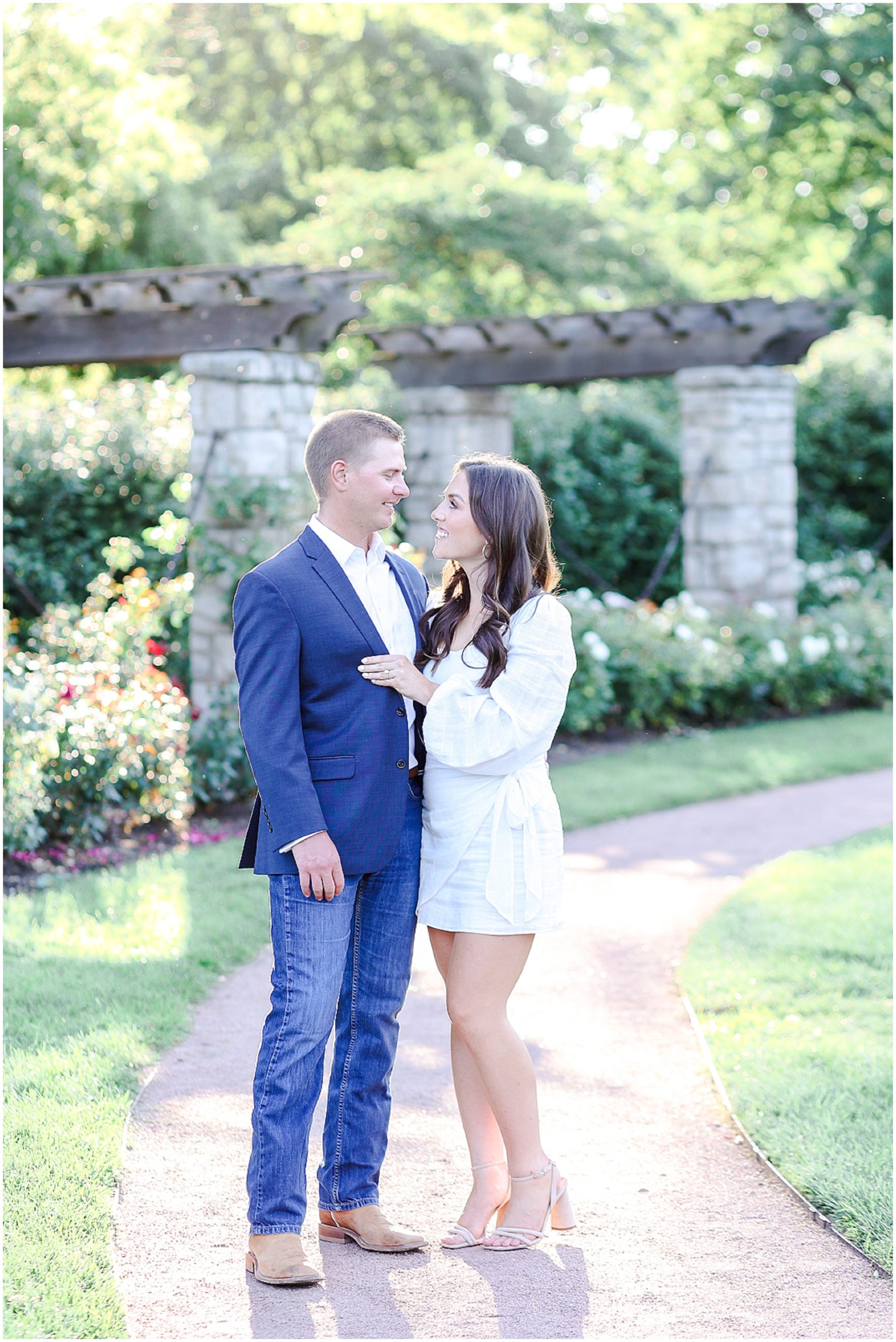 Kansas City Engagement & Wedding Photographer - Rachel & Kyle's Engagement Portraits by Mariam Saifan Photography - Loose Park photos - What to Wear for Your Engagement Portraits - Style Guide - Loose Park Engagement Session - Where to Take Photos in Kansas City