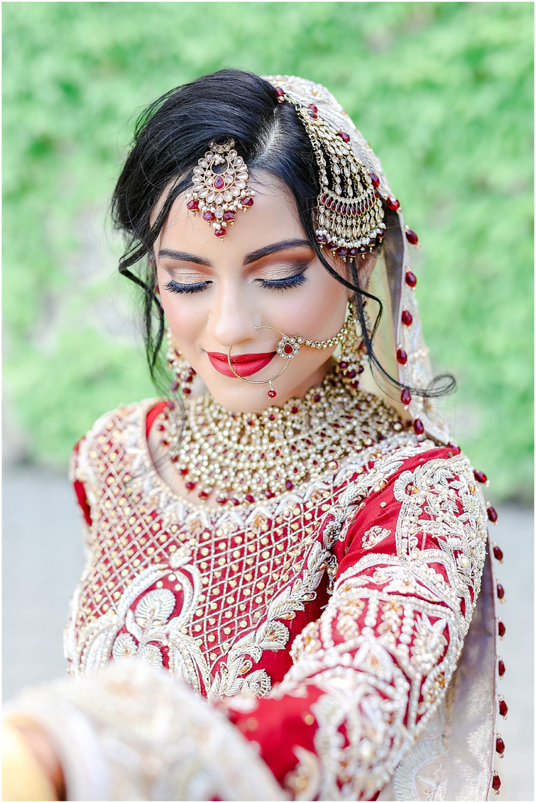 bridal makeup by ayesha baig and hair by amandeep in kansas  A Pakistani Indian Wedding in Kansas City by the best wedding photographer - Mariam Saifan Photography - Wedding Ideas - Muslim Wedding - Kauffman Center of Performing Arts - Pakistani Wedding Outfit - Wedding Makeup - Stl Wedding Photographer - Florida Indian Wedding Photography - Beautiful Bridal Makeup - Loews Kansas City Wedding Photography