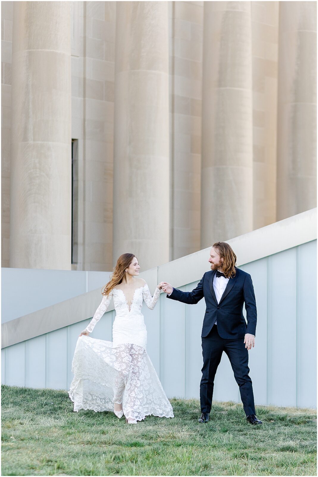 walking photos at nelson atkins