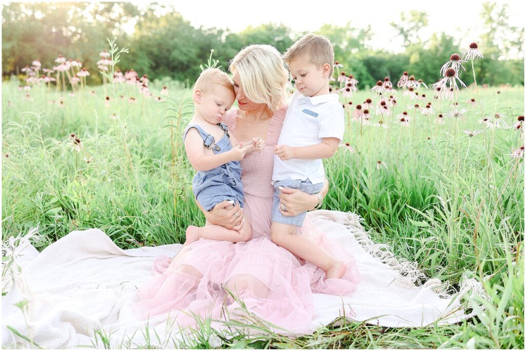 beautiful light and airy family photographer | summer photos | spring photos | Christmas photos | Kansas City Family Photography 