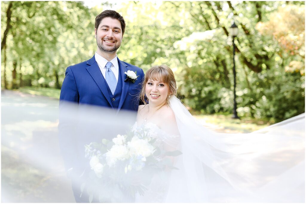 epic veil photos at the hawthorne house - kansas city wedding photographer 